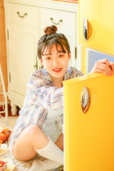 年轻的善良的女教师1